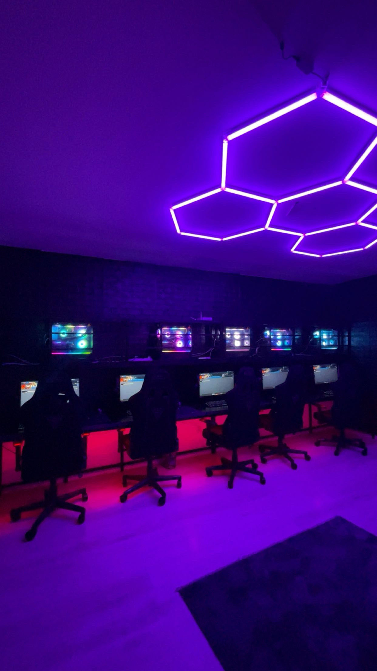 GAMING ROOM